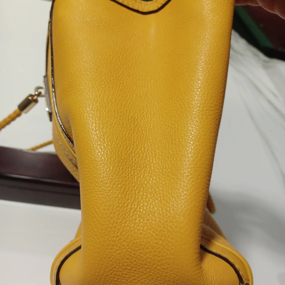 Gucci Bella Medium Tote Bag - Picture 10 of 14